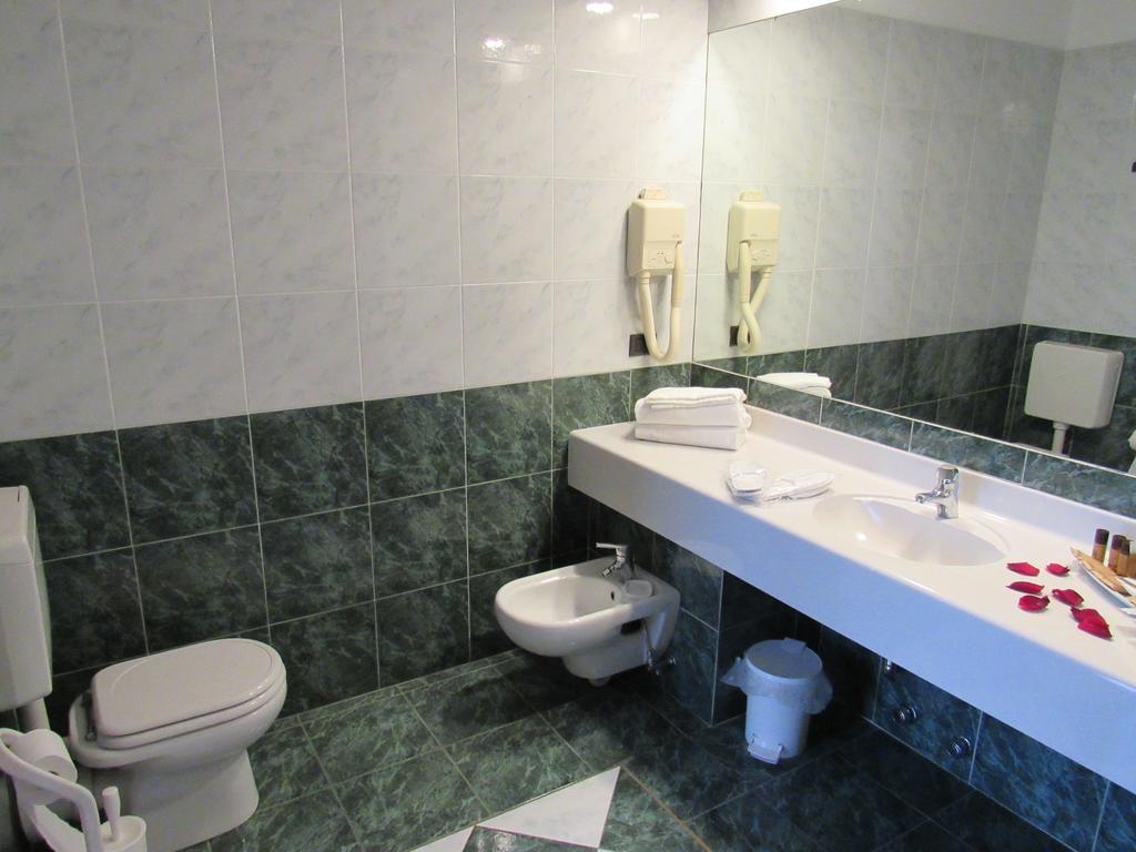 Green Hotel Сеттимо-Торинезе Экстерьер фото